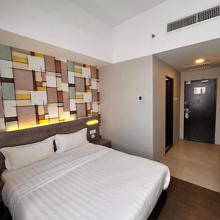 Ajang Hotel Miri Eksteriør bilde
