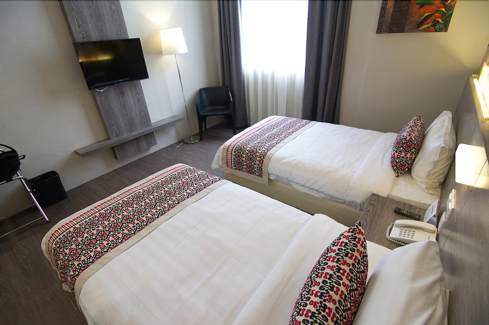 Ajang Hotel Miri Eksteriør bilde