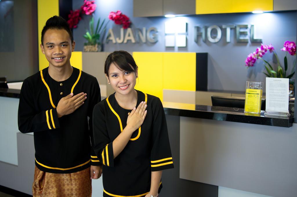 Ajang Hotel Miri Eksteriør bilde