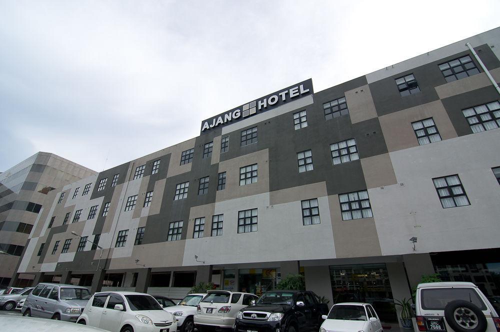 Ajang Hotel Miri Eksteriør bilde
