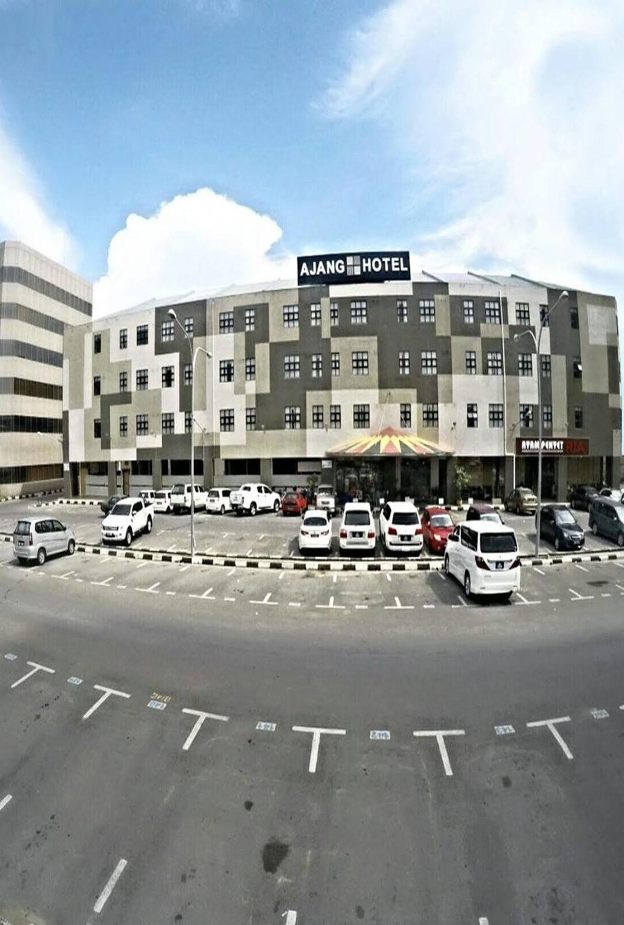 Ajang Hotel Miri Eksteriør bilde