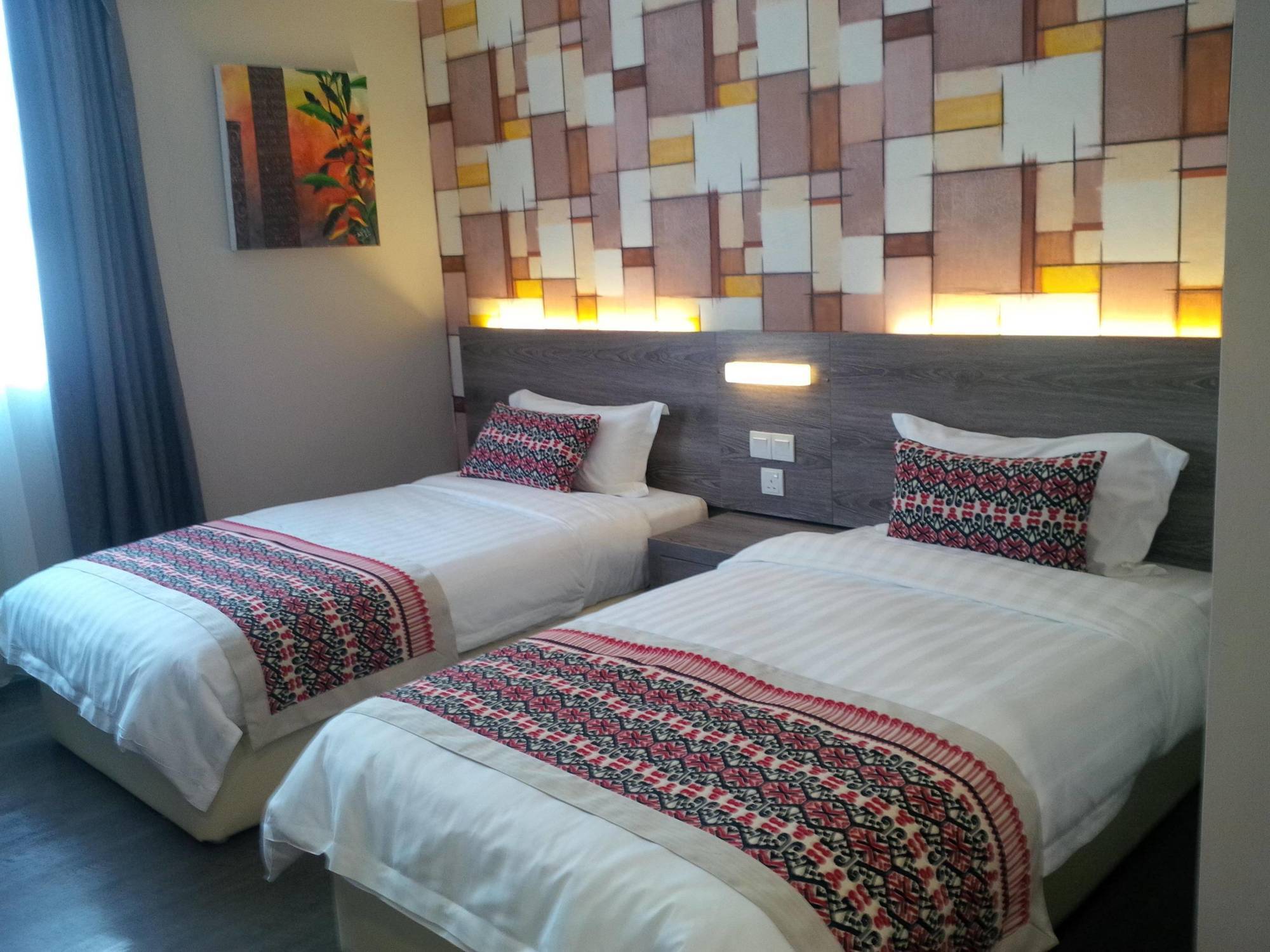 Ajang Hotel Miri Eksteriør bilde