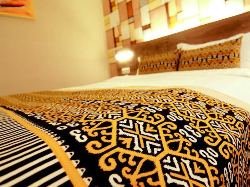Ajang Hotel Miri Eksteriør bilde