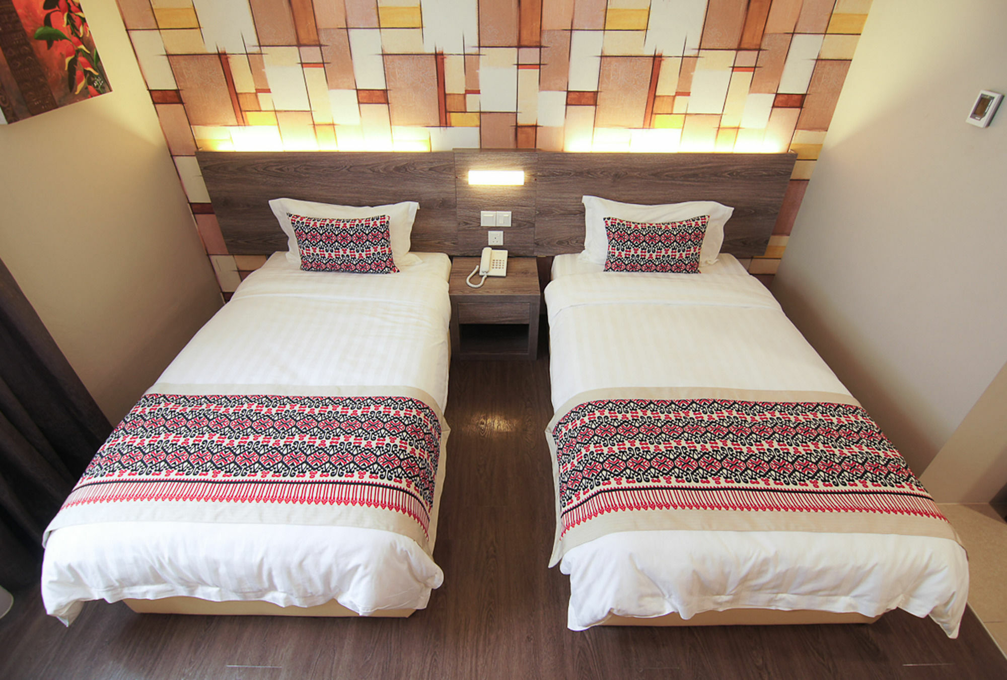 Ajang Hotel Miri Eksteriør bilde