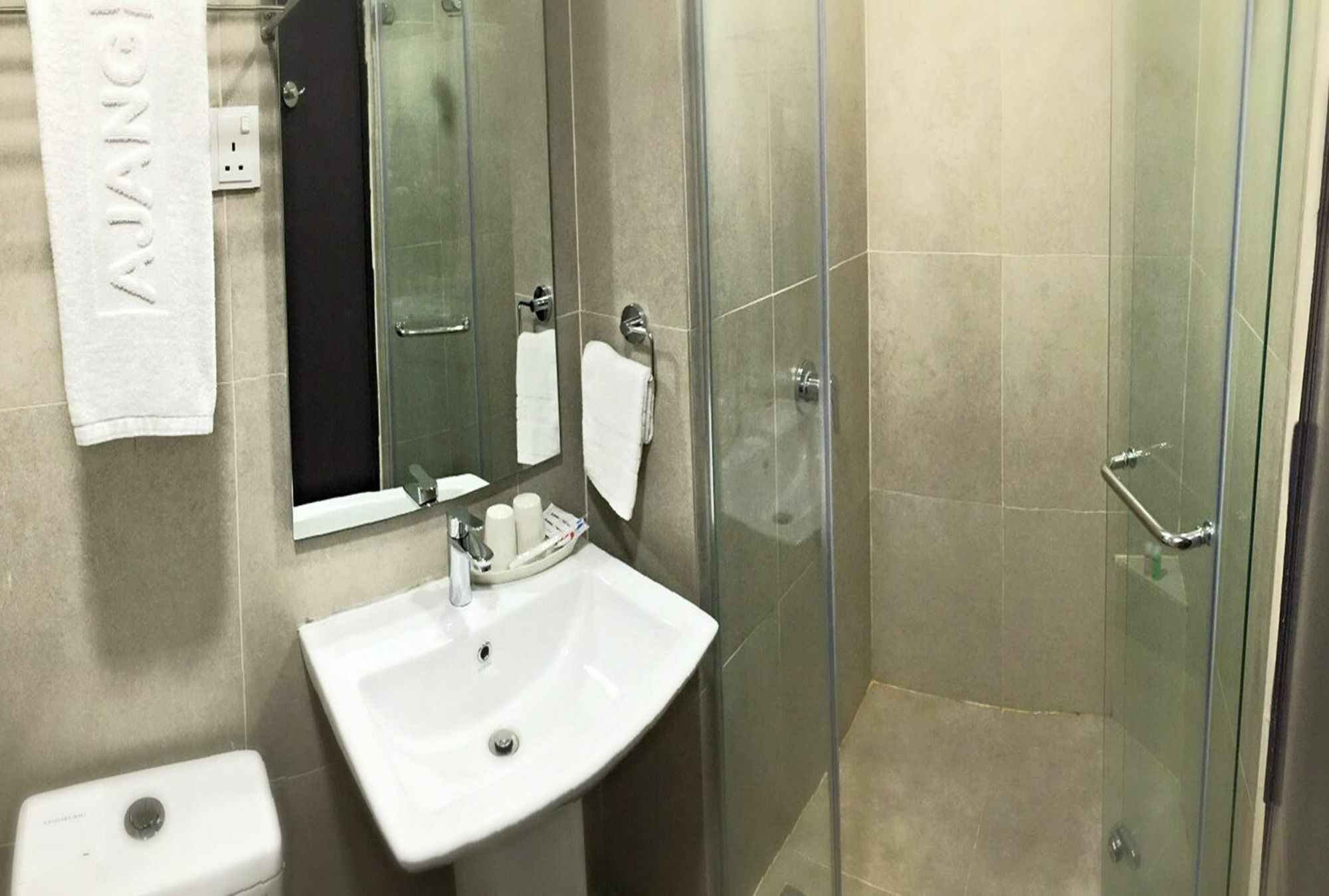Ajang Hotel Miri Eksteriør bilde
